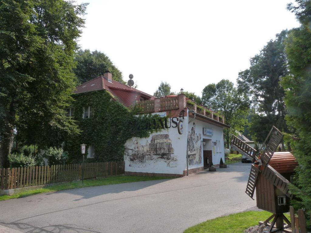 Landhaus Dargelin Hotel Behrenhoff Exterior foto
